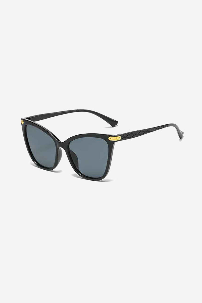 Cat-Eye Sunglasses with Textured Temples and Gold Accents – Black