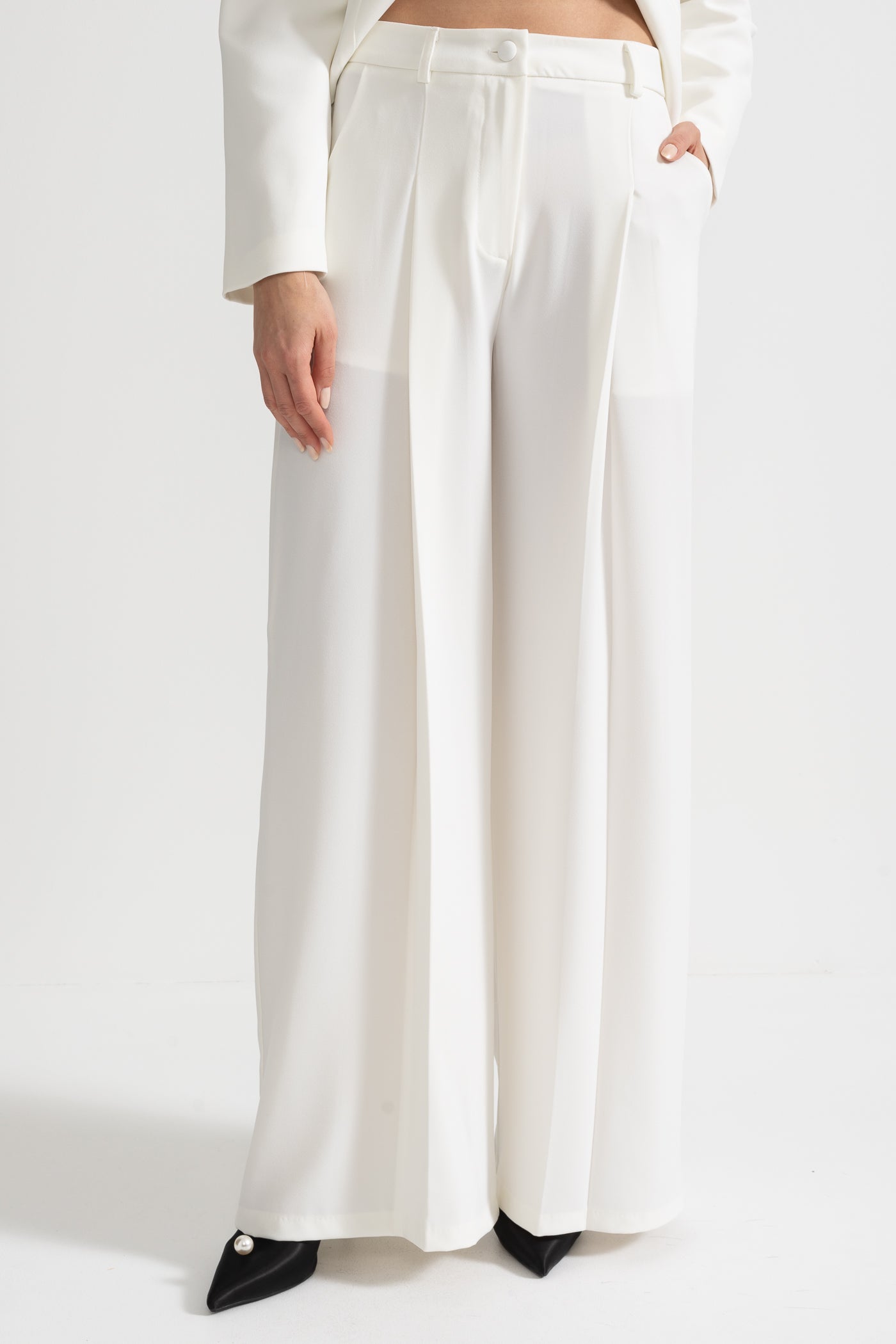 Embellished Jacket and Wide-Leg Trousers Co-Ord Set with Ornate Beadwork - White